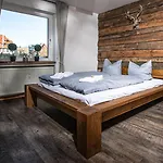 Gemuetliches Chalet-apartment Harzglueck Am Fuss Des Berges * Goslar